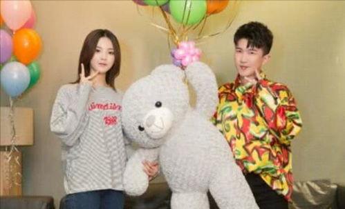 为了吃瓜我进娱乐圈红了,我的娱乐圈逆袭之旅